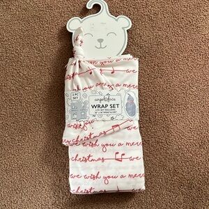 Christmas print hat and wrap set NWT